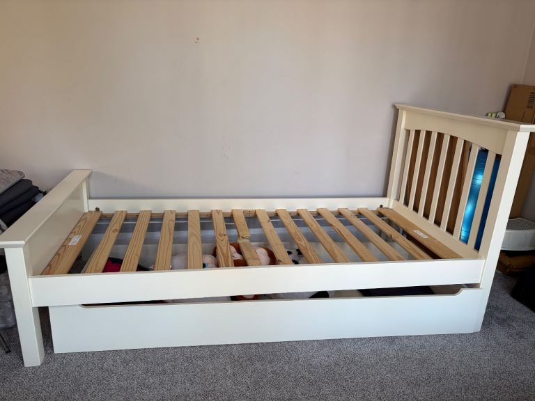 M&S White Single Bed Frame with Slats – Good Condition