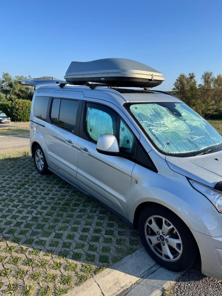 Ford Grand Tourneo Connect thermal blinds 