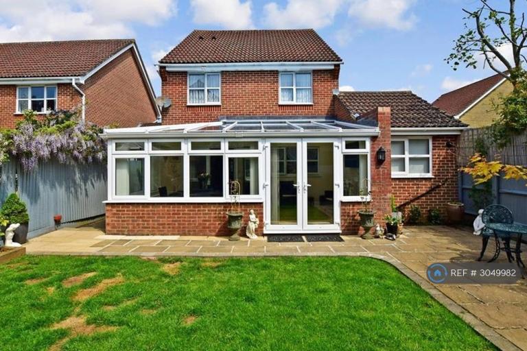 4 bedroom house in Lockham Farm Avenue, Maidstone, ME17 (4 bed) (#3049982)