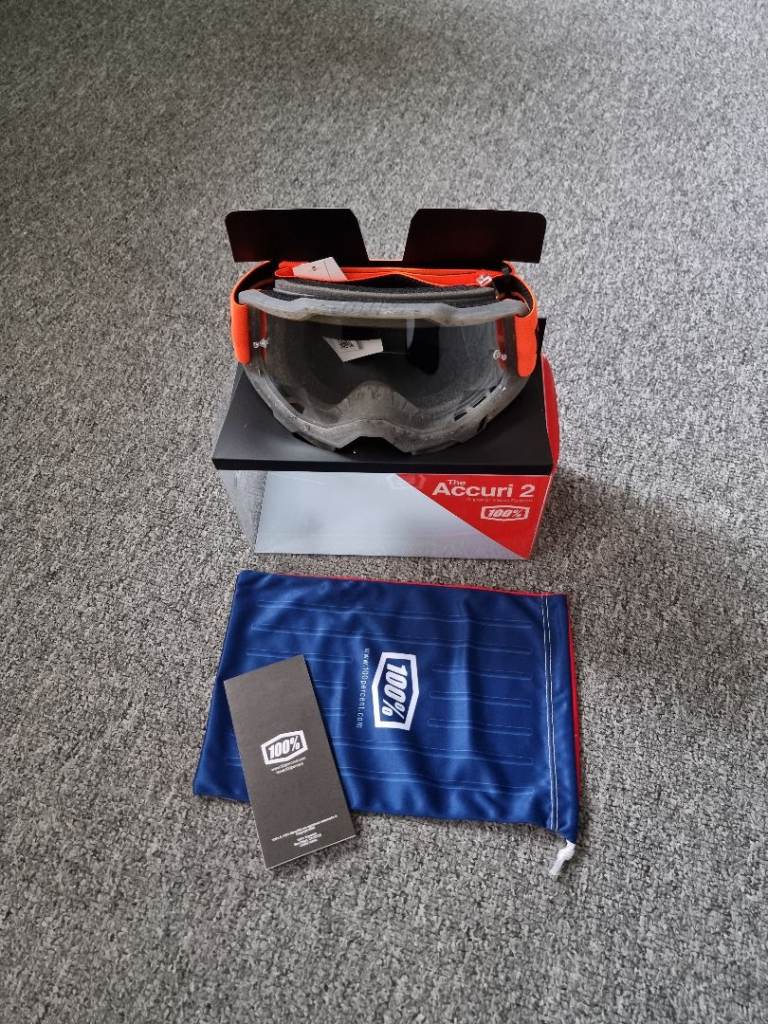 100% Accuri 2 MOTOCROSS GOGGLES. 
