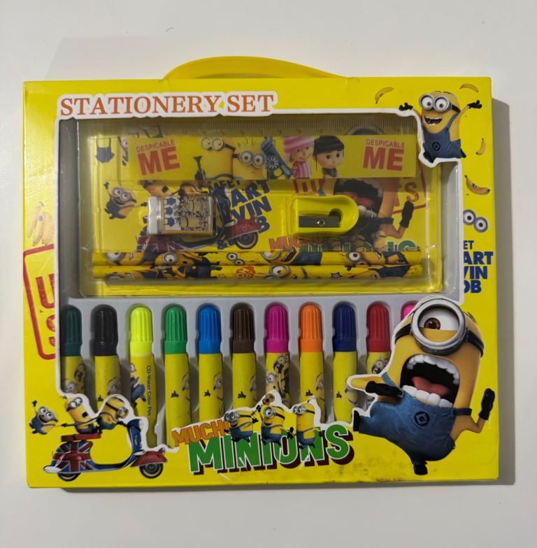 18 Piece The Mucho Minions Stationary Set
