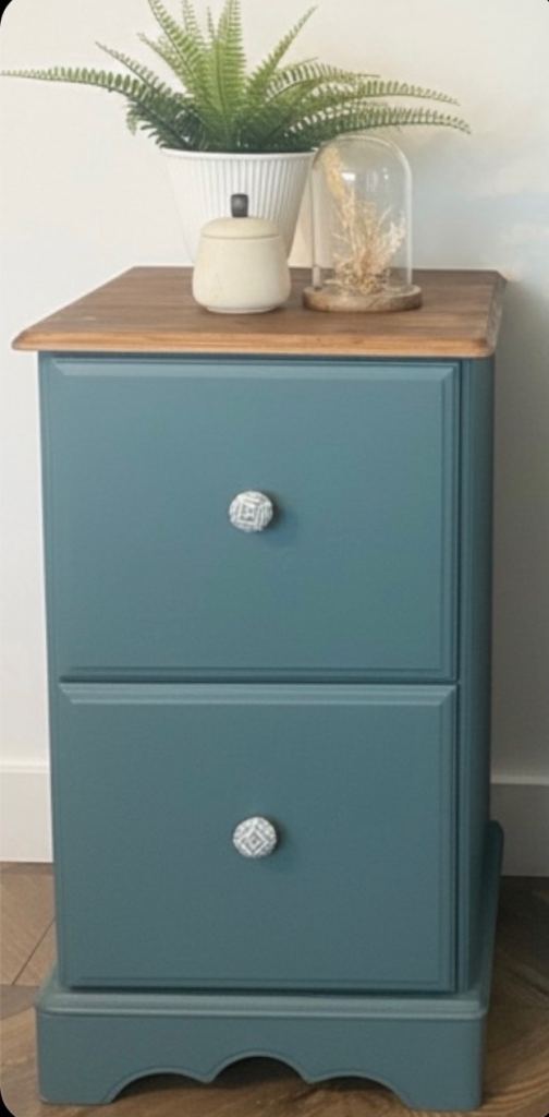 2 drawer William Morris lined chest 