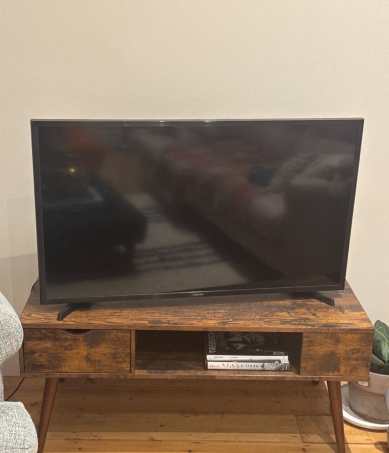 image for Samsung 40” TV 