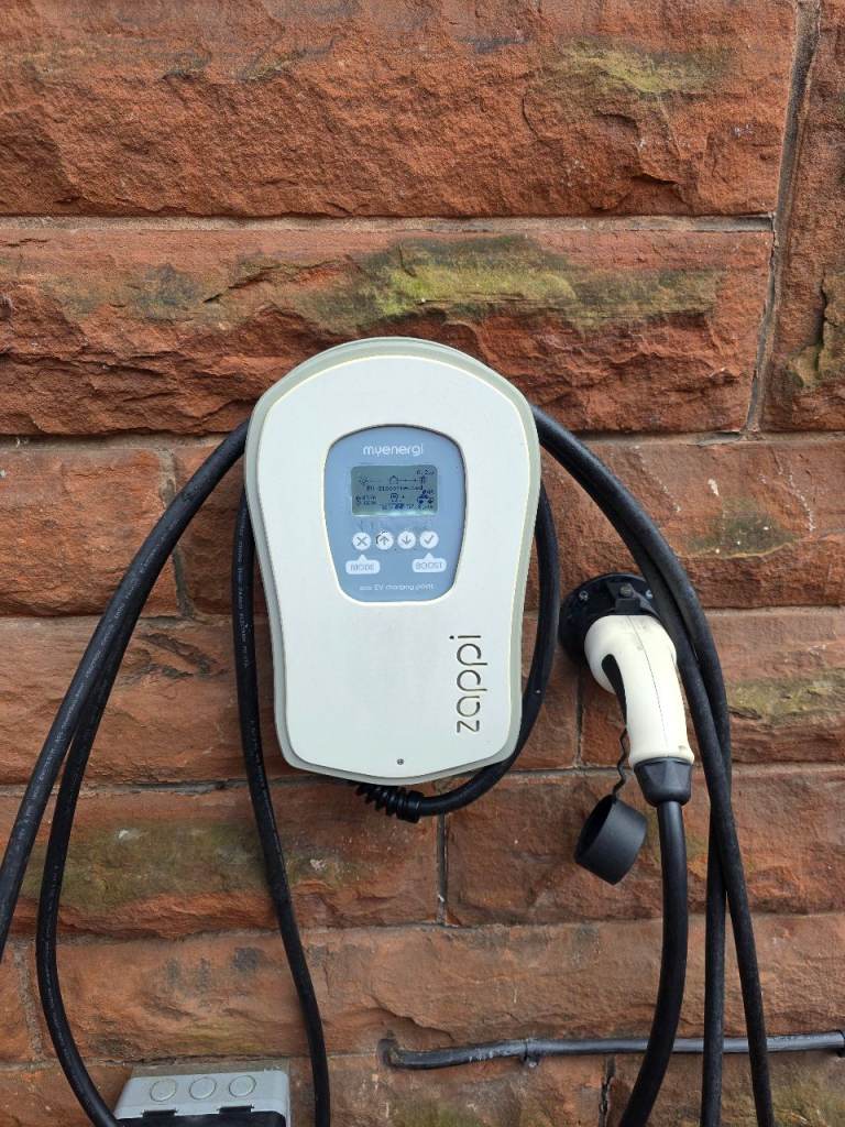 Zappi v1 tethered 7kW EV charger with 8m type 2 cable