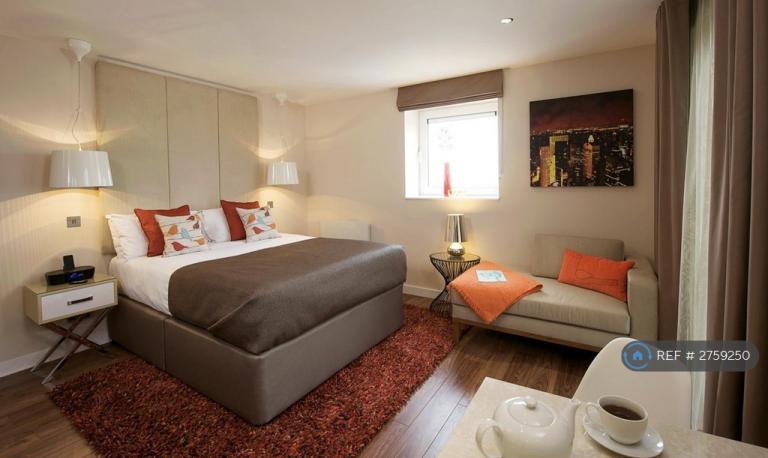 1 bedroom in Sexton Court, London, E14 (#2759250)