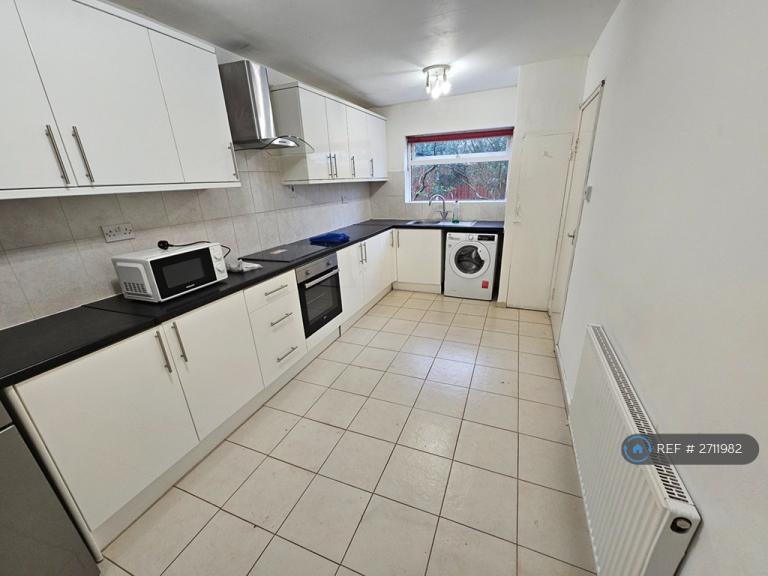 2 bedroom house in Bedwell Crescent, Stevenage, SG1 (2 bed) (#2711982)