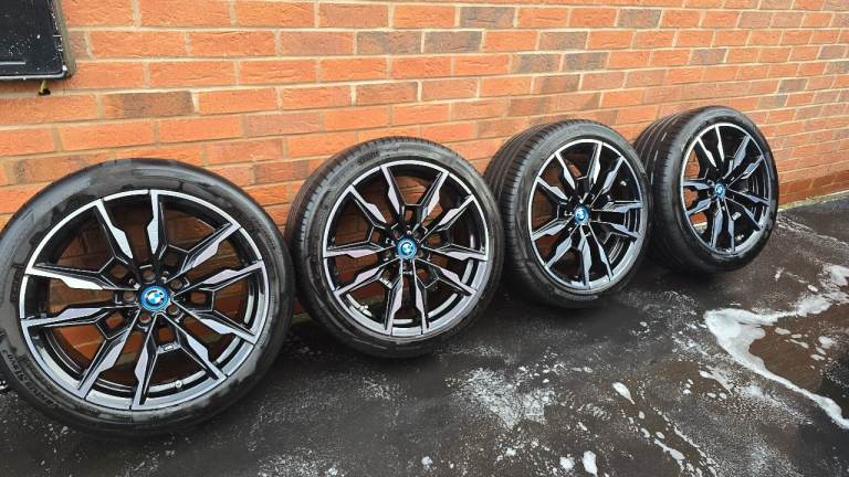 Genuine 19 Inch BMW 859M Alloys with TPMs