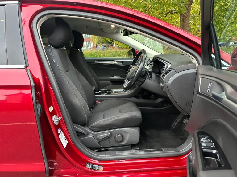 2016 Ford Mondeo 2.0 TDCi 180 Titanium 5dr Powershift HATCHBACK Diesel Automatic