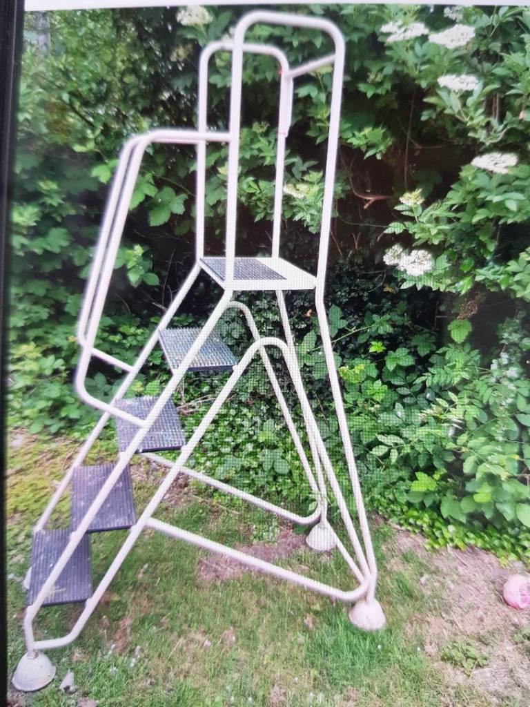 Warehouse mobility ladder 5 steps