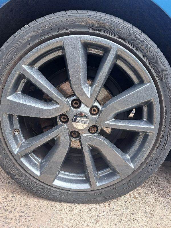 Trafic/Vivaro/Nissan 19" alloys tyres and lowering springs will split .