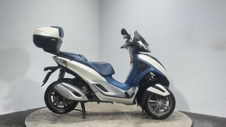 Piaggio MP3 YOURBAN LT 2015 3K NEW MOT NEW TYRES TRIKE 3 WHEELER 300CC