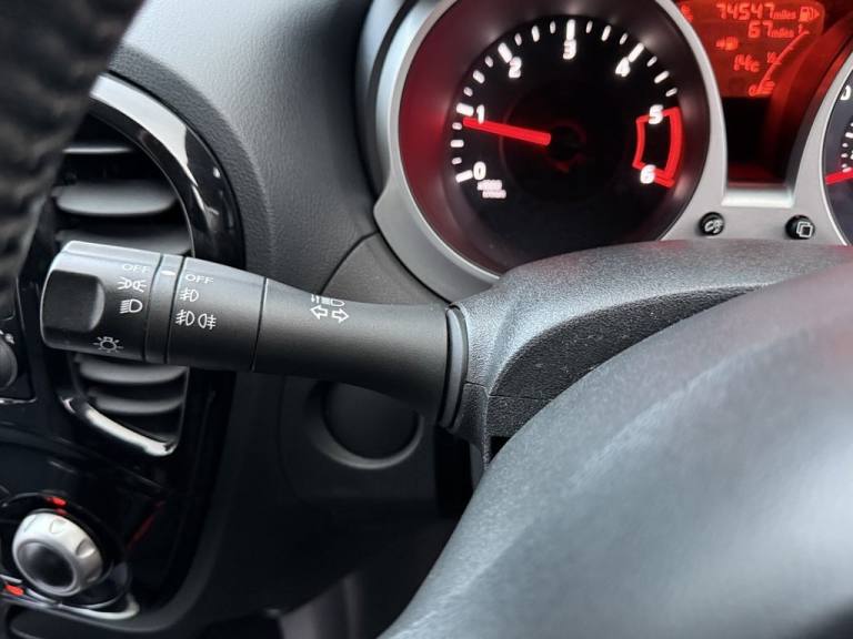 2014 Nissan Juke 1.5 dCi 8v n-tec SUV 5dr Diesel Manual Euro 5 (s/s) (110 ps) HATCHBACK Diesel Ma...