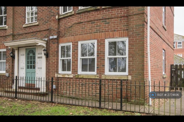 1 bedroom flat in County Court Road, King's Lynn, PE30 (1 bed) (#2774106)