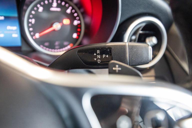  Mercedes-Benz C Class 2.0 C220d Sport Saloon 4dr Diesel G-Tronic+ Euro 6 (s/s) (194 ps) **Heated...