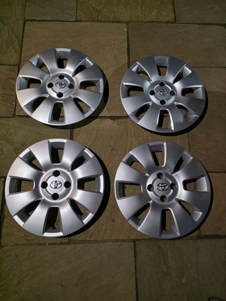 Toyota wheel trims 