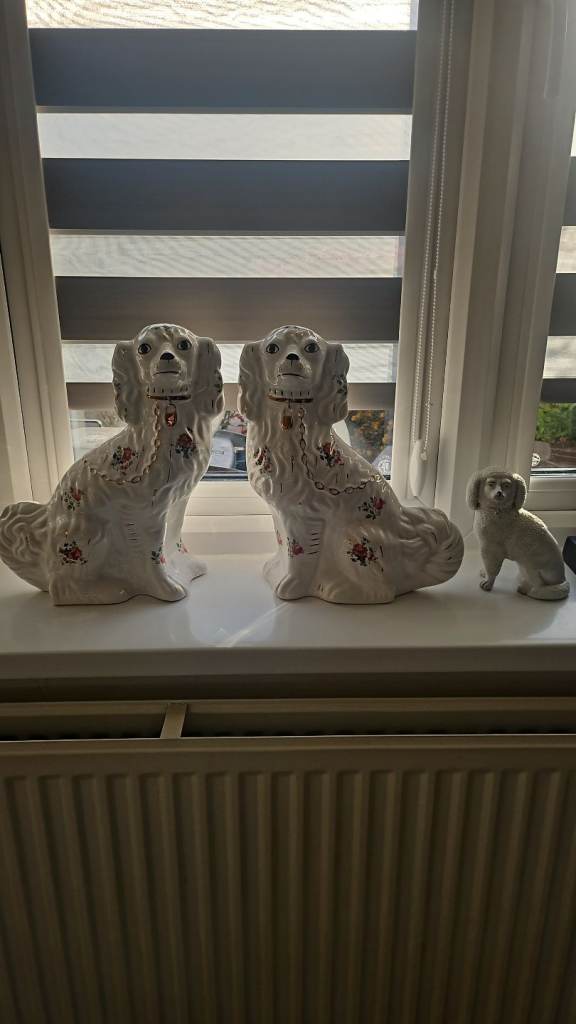Staffordshire spaniel dogs two identical collectables