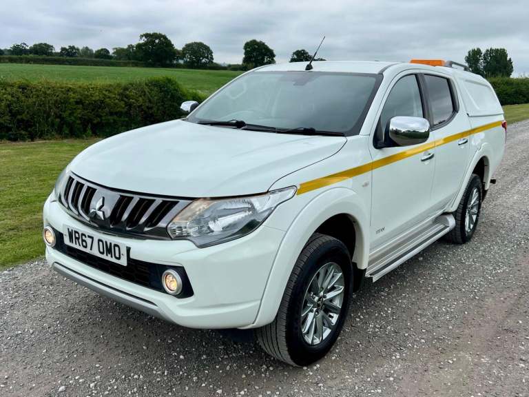 MITSUBISHI L200 2.4 DI-D Titan DOUBLE CAB White Manual Diesel PICK UP 2017