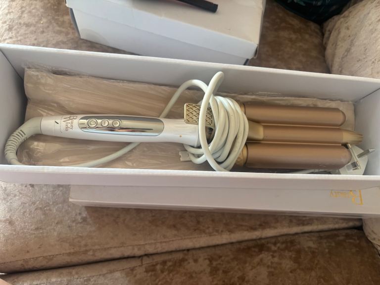Hair Waver Curler – Gold and White, Good Condition