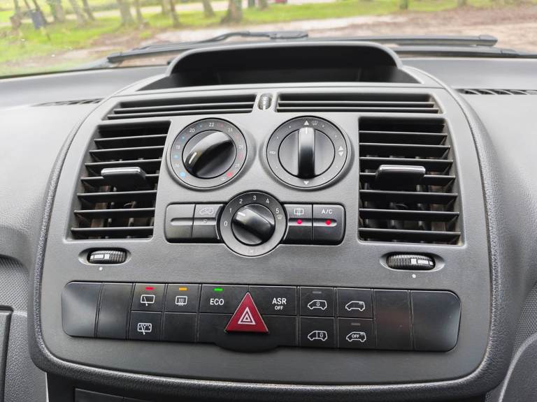 Mercedes-Benz, VITO, 9 seater van, 2012, Manual, 2143 (cc), 5 doors