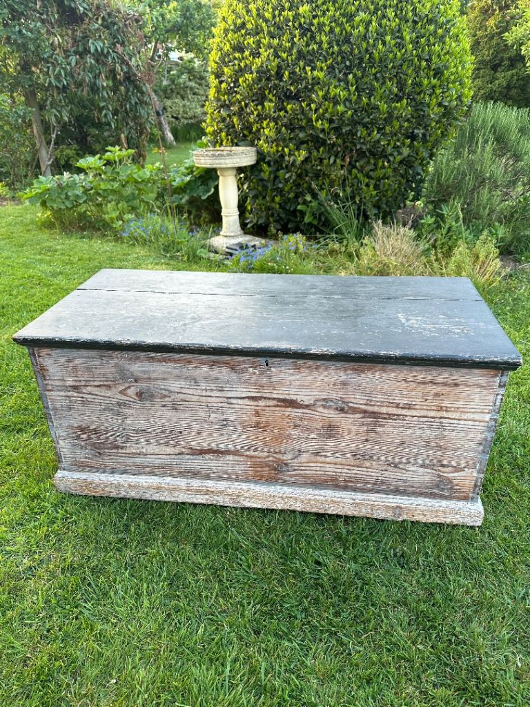 Chest, blanket box, storage