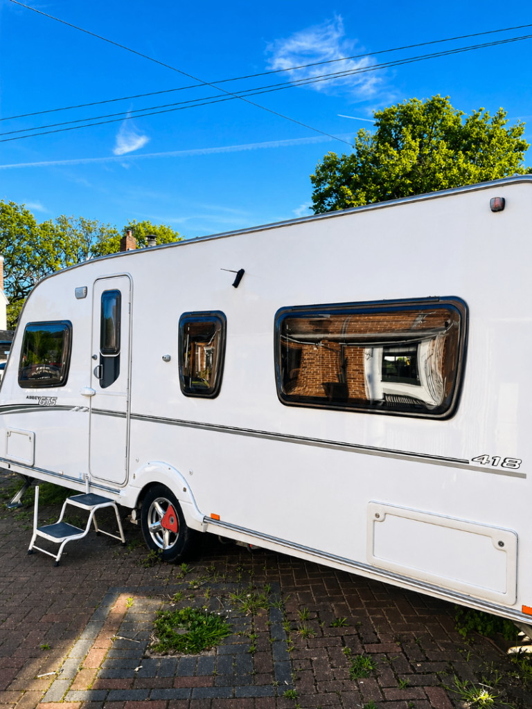 Abbey GTS 418 Caravan – 4 Berth – Fixed Bed – Motor Mover – No Damp - £3,495 ONO