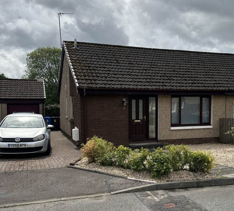 2  bedroom  semi-detached Bungalow with Garage, Eliburn   Livingston