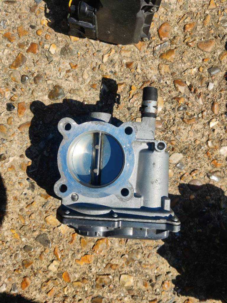 Toyota Prius Plus 2011-2020 Throttle Body.