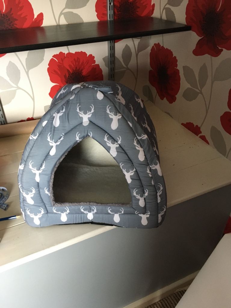 Small Pet Igloo Bed - Grey with Stag Pattern, Cosy Cat/Dog Hideaway