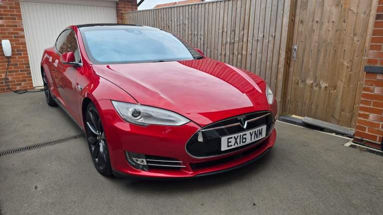 Tesla MODEL S 90D, 2016, PCO ready, Fully loaded - Free Tesla Supercharging for life!