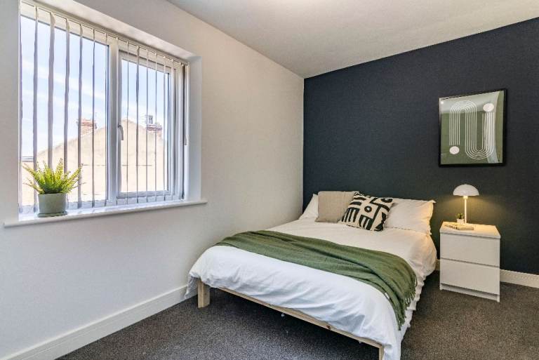 Spacious Double Room with Ensuite in Doncaster 