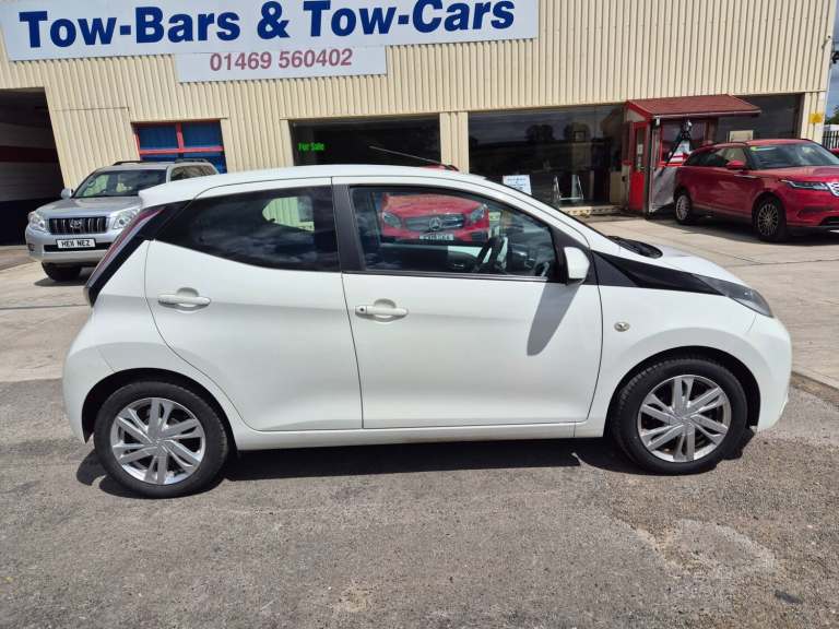 2015 Toyota Aygo motorhome towcar braked a frame tow car
