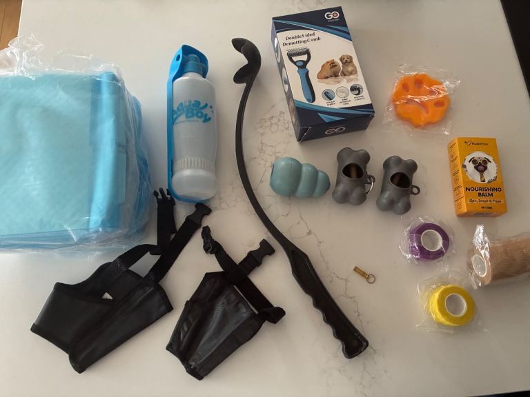 Dog or puppy bundle collect Alby, between Aylsham and Cromer £10