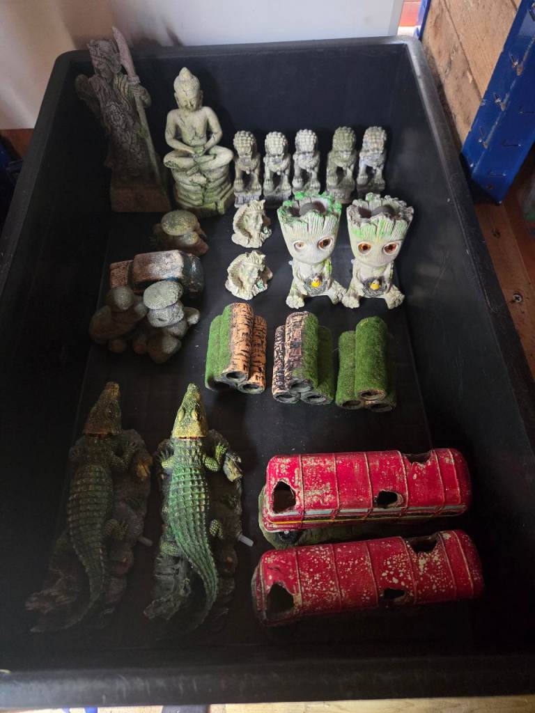 Fish tank ornaments 