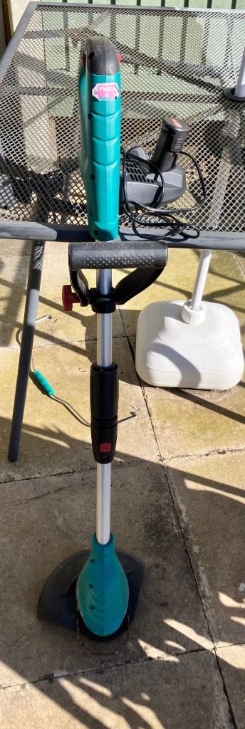 BOSCH EASYTRIM 12-23 Cordless Grass Trimmer/Strimmer With Charger