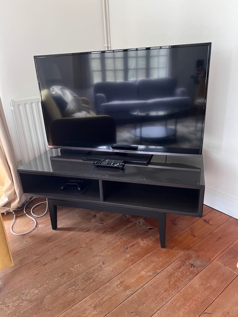 Ikea coffee table / tv Bench