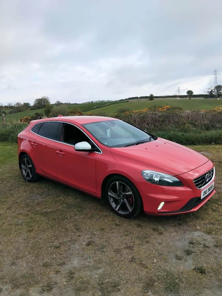 Volvo v40 d4 diesel R design. Full history 