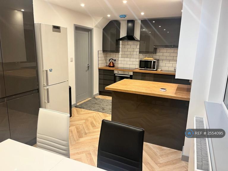 1 bedroom in Coronation Avenue, Keynsham, Bristol, BS31 (#2554095)