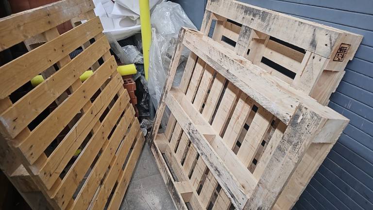 Free Wooden pallets