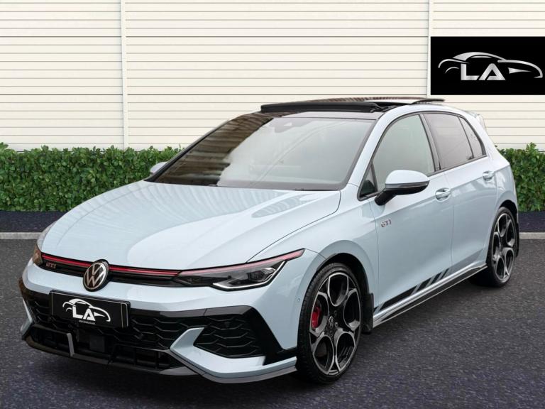 2025 25 VOLKSWAGEN GOLF GTI CLUBSPORT 2.0 TSI 300 DSG *PAN ROOF* *19" ALLOYS*