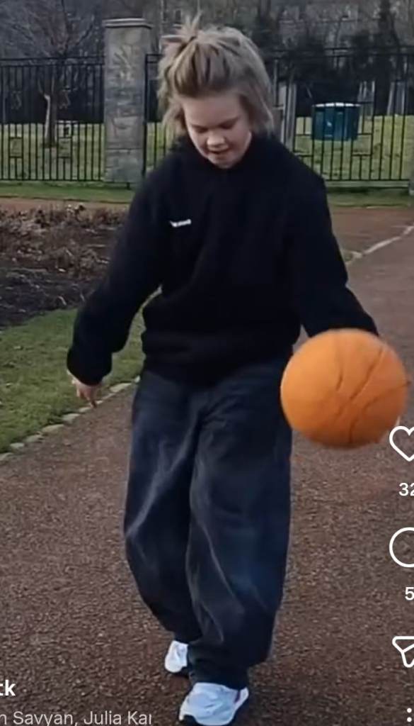 image for Bershka black jeans for teenager - size EU 34