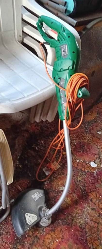 Black and Decker strimmer