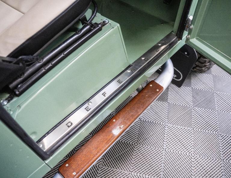 1990 Land Rover Defender 90 2.5 TD5 Pickup 2dr Diesel Manual (120 bhp) Diesel