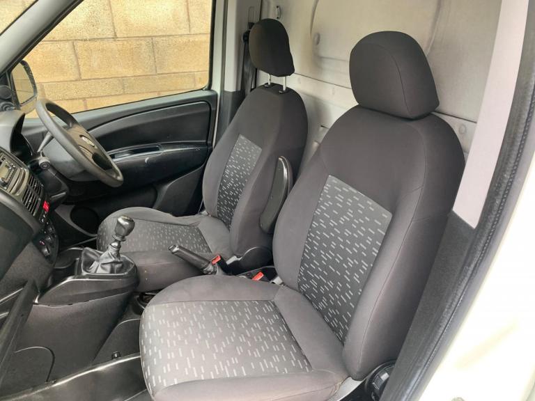 VAUXHALL COMBO 1.6 XL LWB L2H2 2300 HIGH ROOF VAT INCLUDED 2014