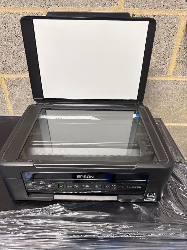 Epson Stylus SX235W Wireless Printer / Scanner — £5 — Works but Needs Ink