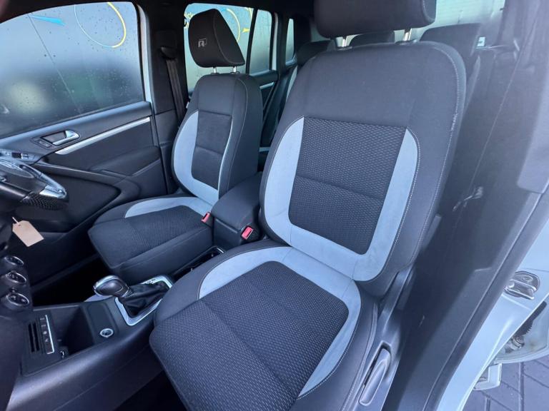 2015 Volkswagen Tiguan 2.0 TDI BlueMotion Tech R-Line DSG 4WD Euro 6 (s/s) 5dr ESTATE Diesel Auto...