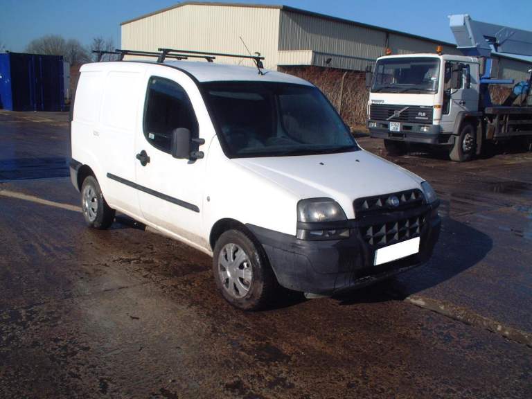 Breaking Fiat Doblo 