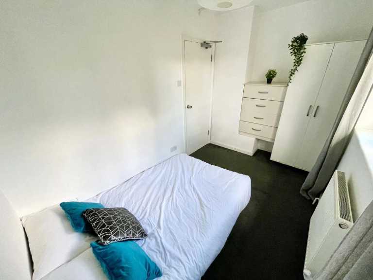 🌟 BEAUTIFUL DOUBLE ROOM IN ILFORD 💫