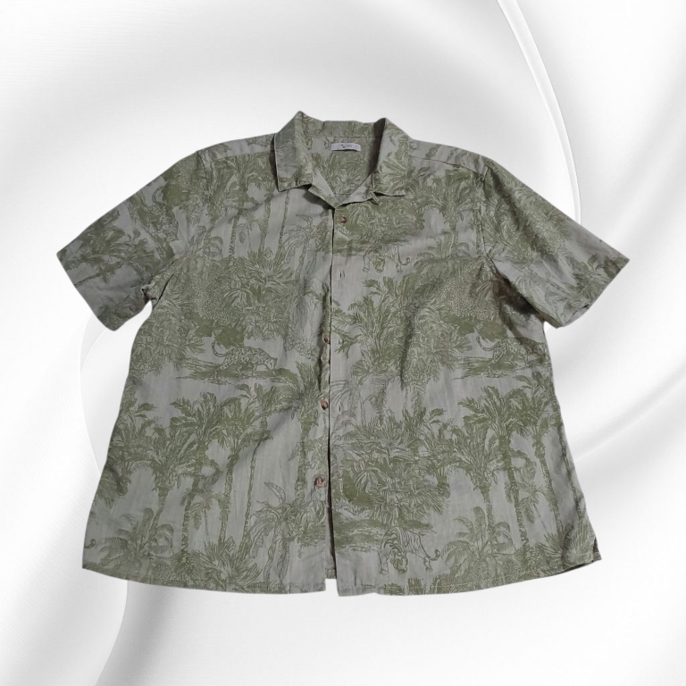 TU Men's Casual Short Sleeve - jungle print - Button Shirt - Forest Green Size L