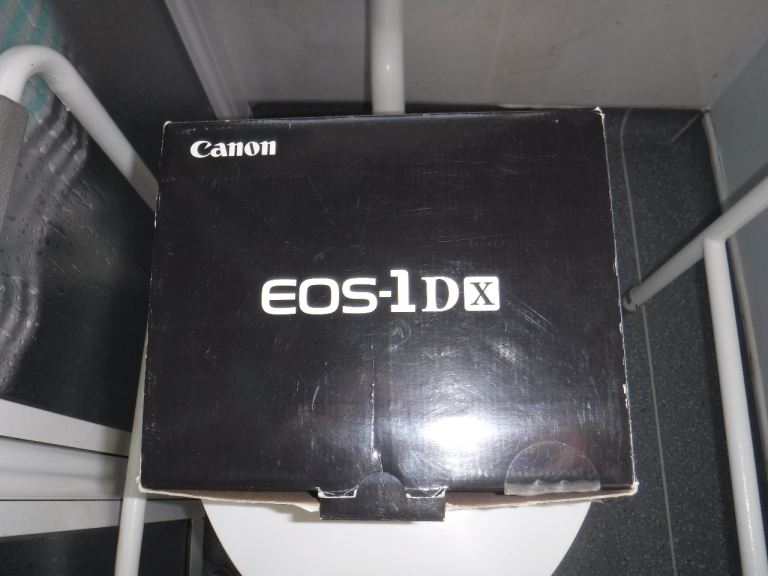 Canon 1DX Full Frame DSLR camera