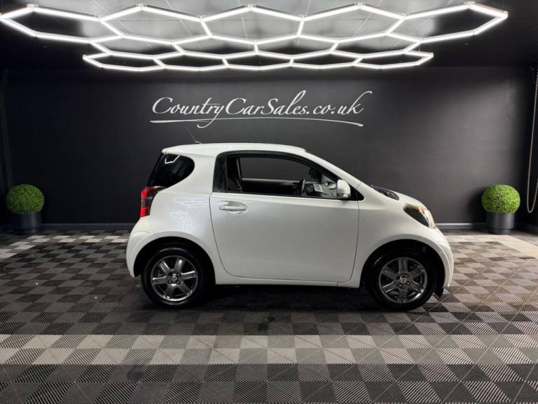 2010 Toyota IQ 1.0 VVT-i 2 Hatchback 3dr Petrol Multidrive Euro 4 (68 bhp) Hatchback Petrol Autom...